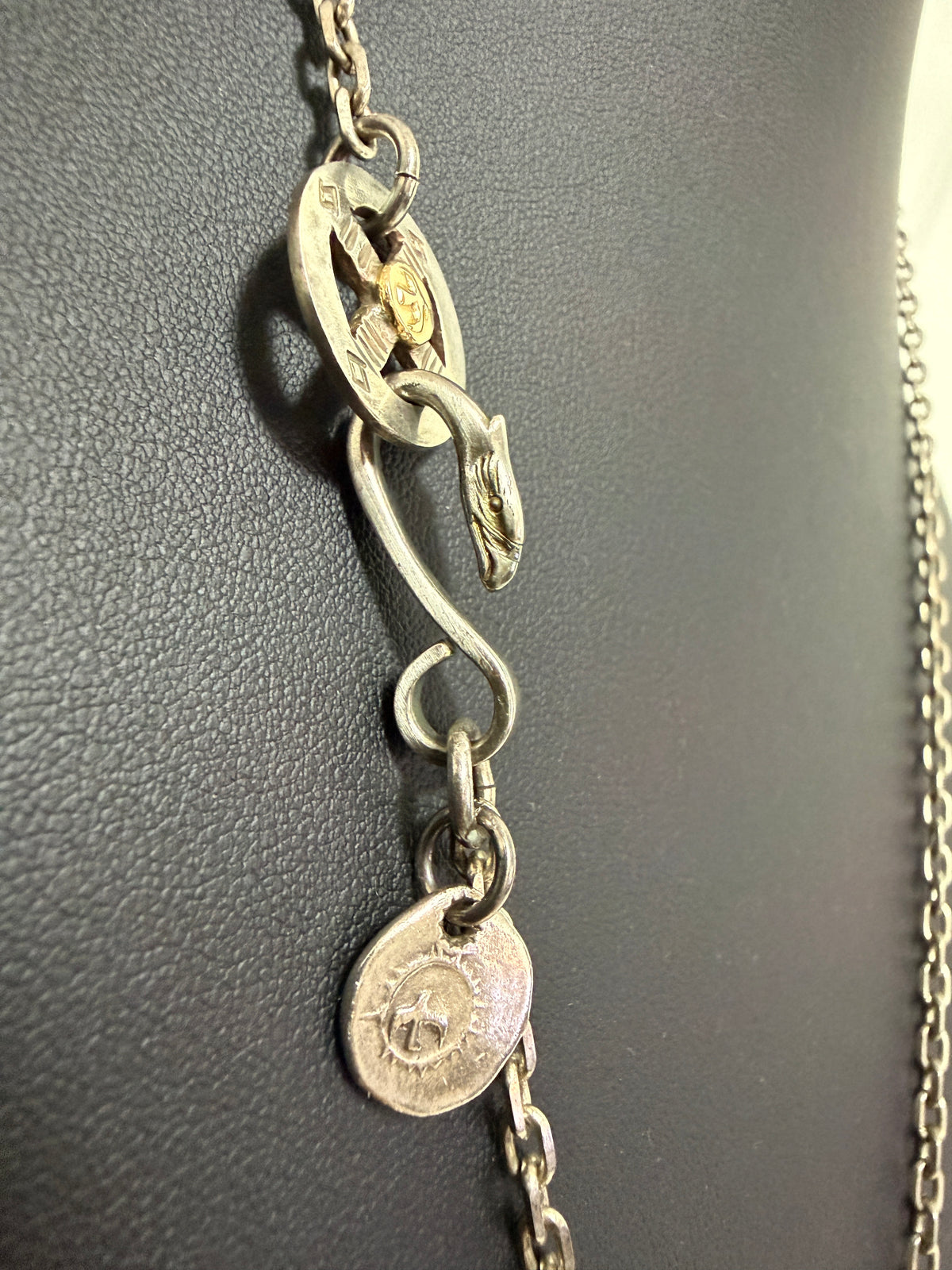 ゴローズ 上金特大フェザー右+SV太陽inメタル小+金メタルホイール付イーグルフック細角ロングチェーン(70cm)セットアップ