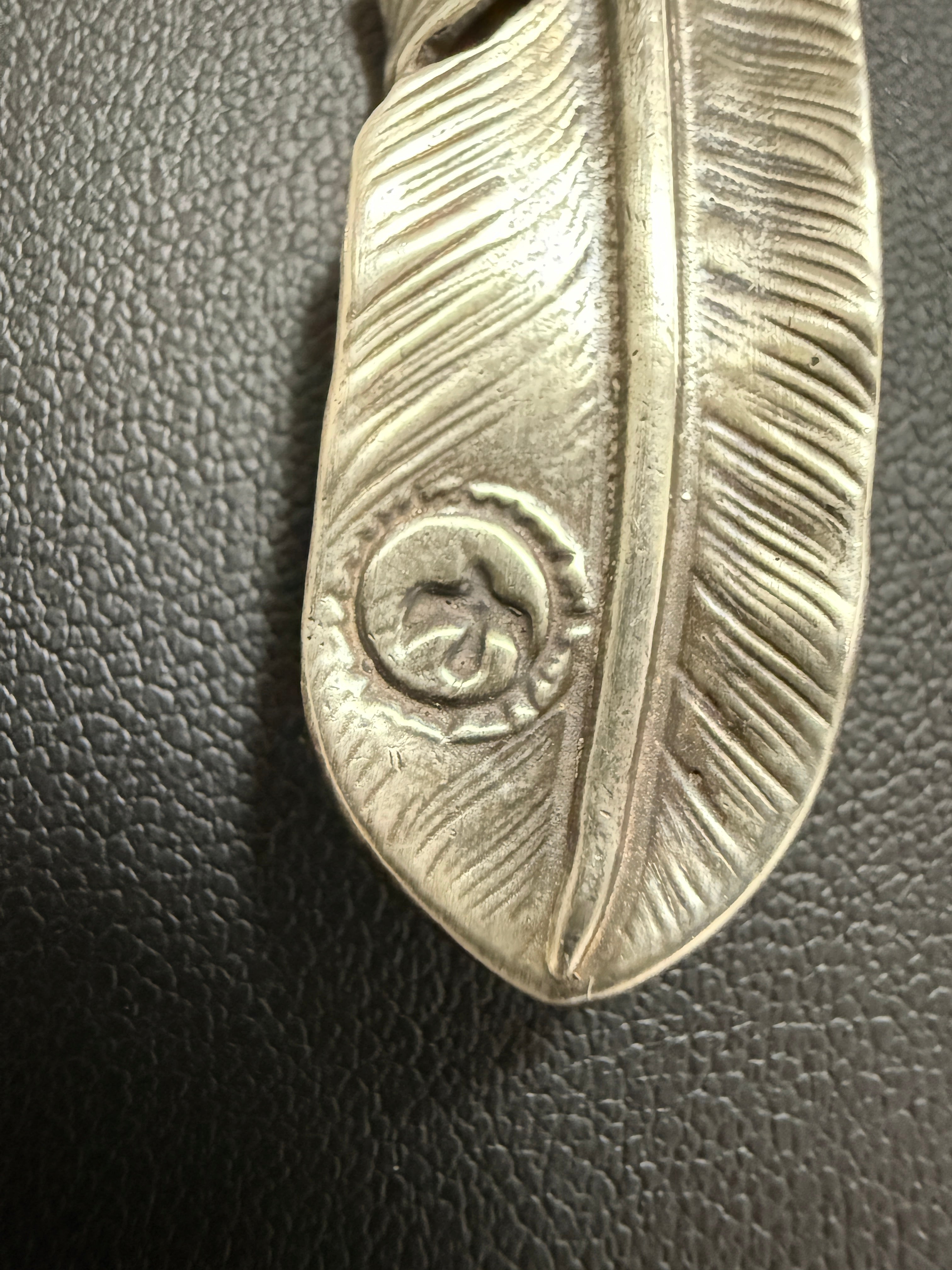 ゴローズ 上金特大フェザー左＋金メタルホイール付イーグルフック細角